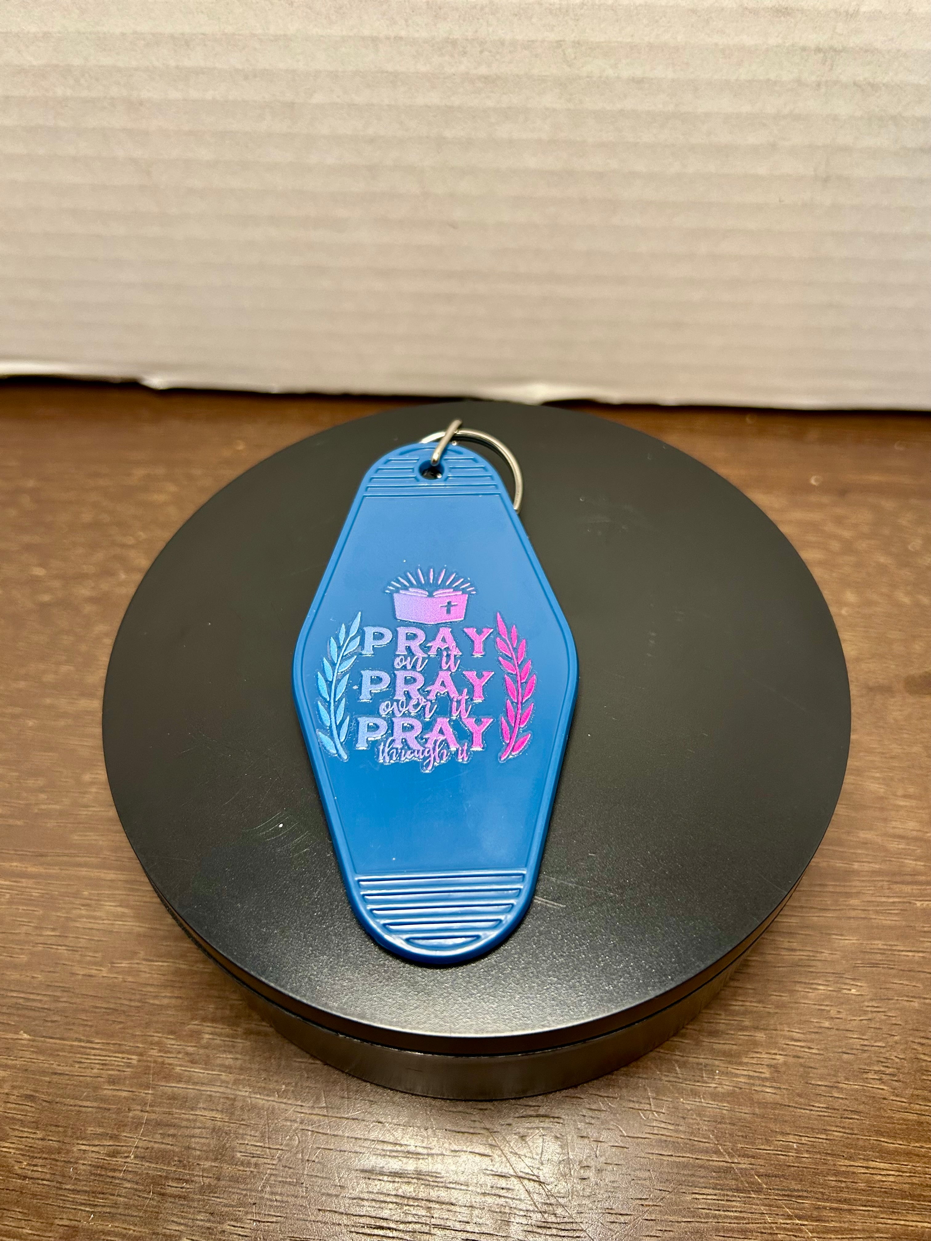 Retro Style Motel Keychain With Design