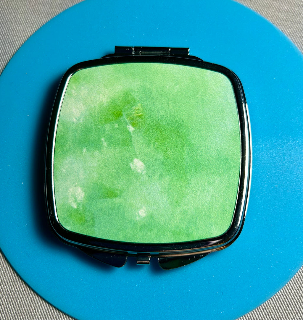 Miroir de sac compact au design élégant