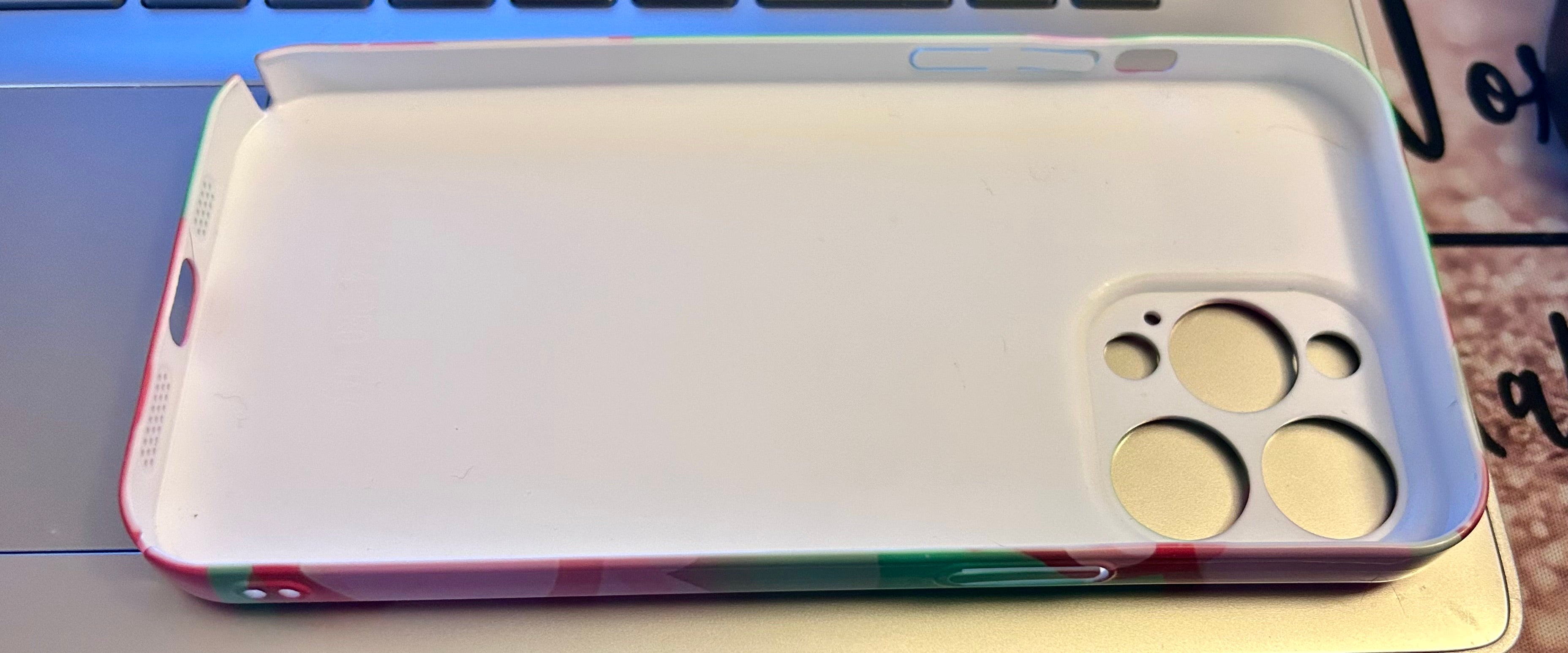 Coque de téléphone IPHONE 14 PRO MAX sur le thème du cœur