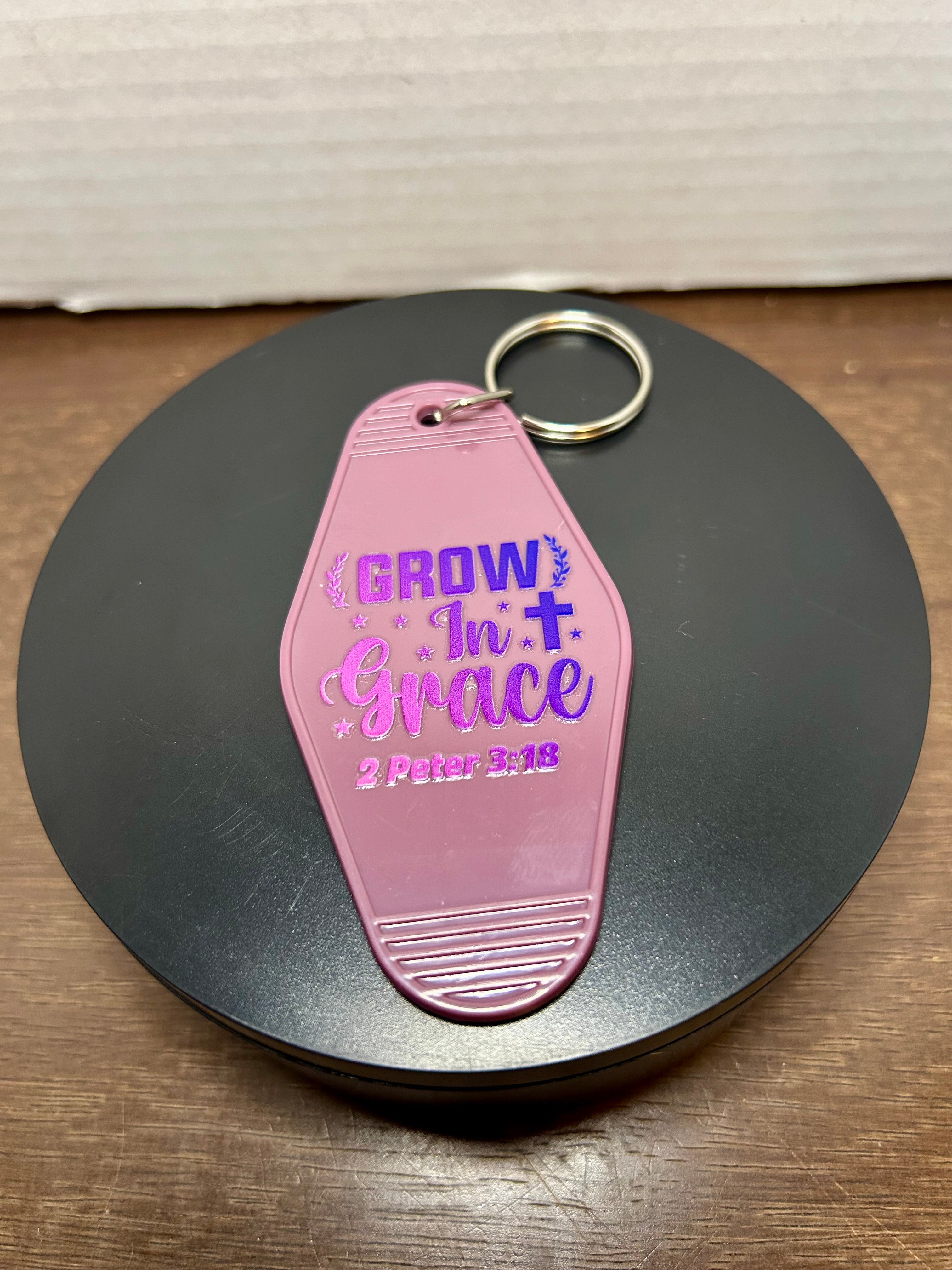 Retro Style Motel Keychain With Design