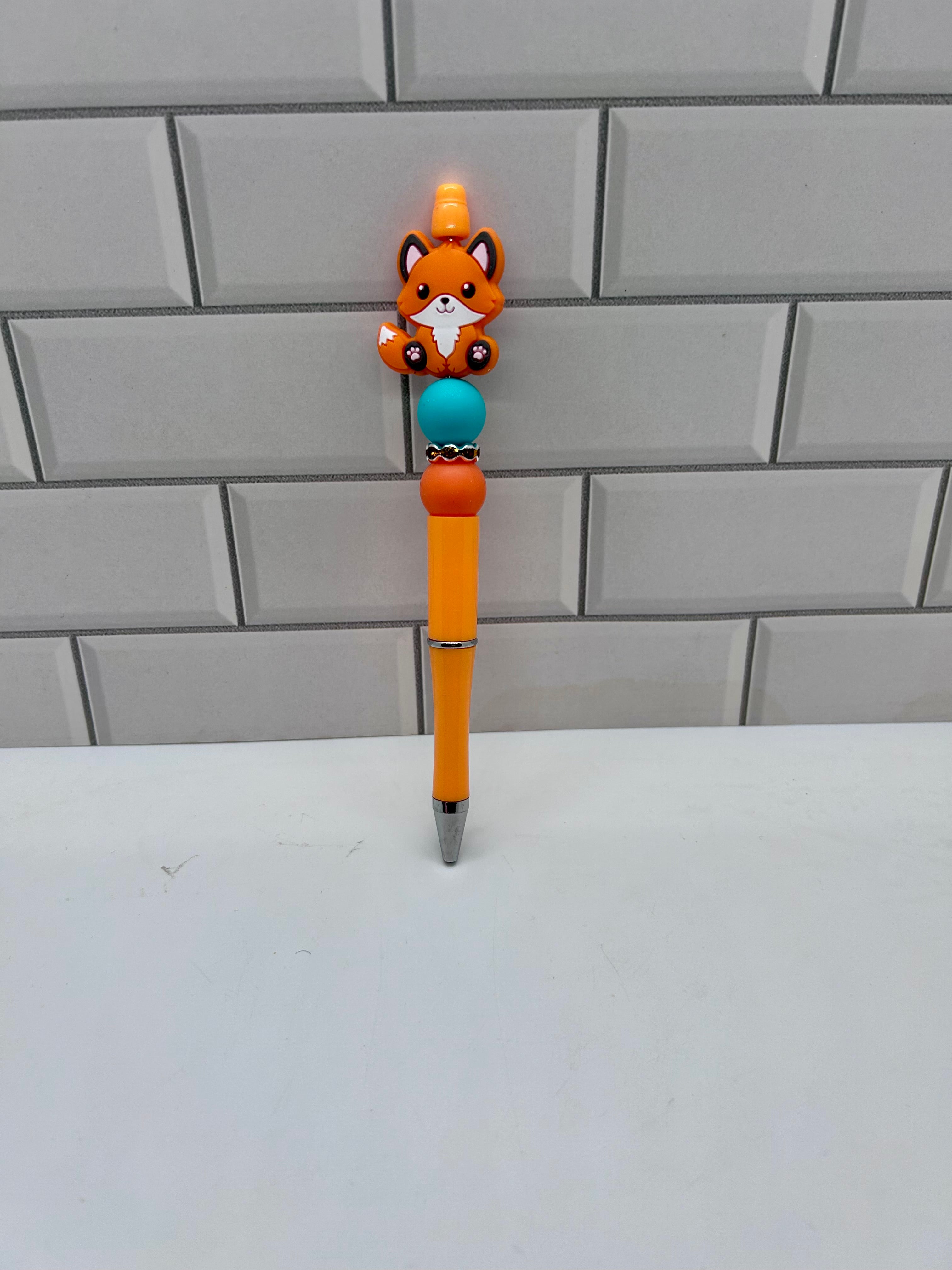Stylo bille orné de perles – Silicone orange avec motif renard