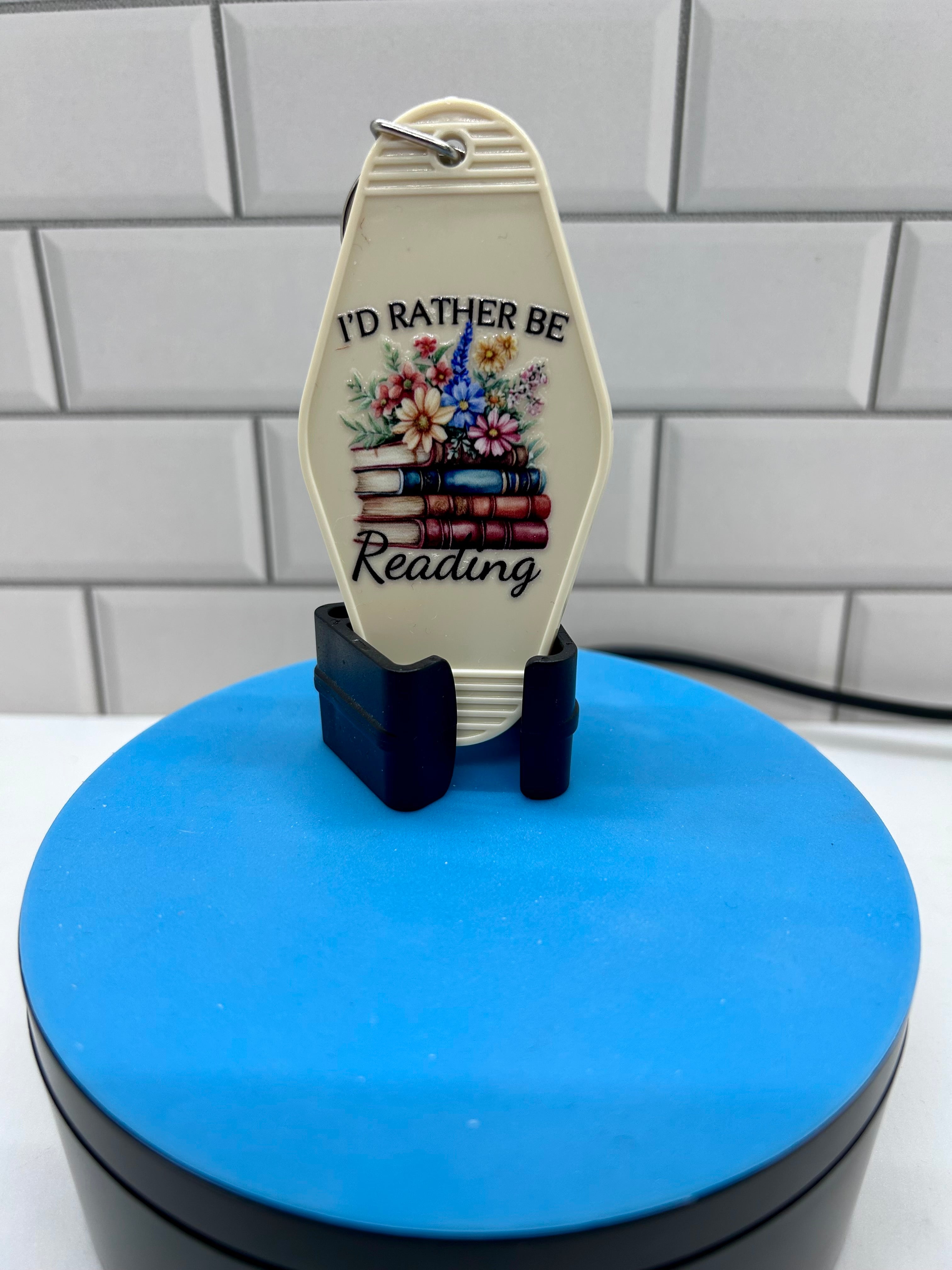 Retro Style Motel Keychain with Bookish Theme-Creamy