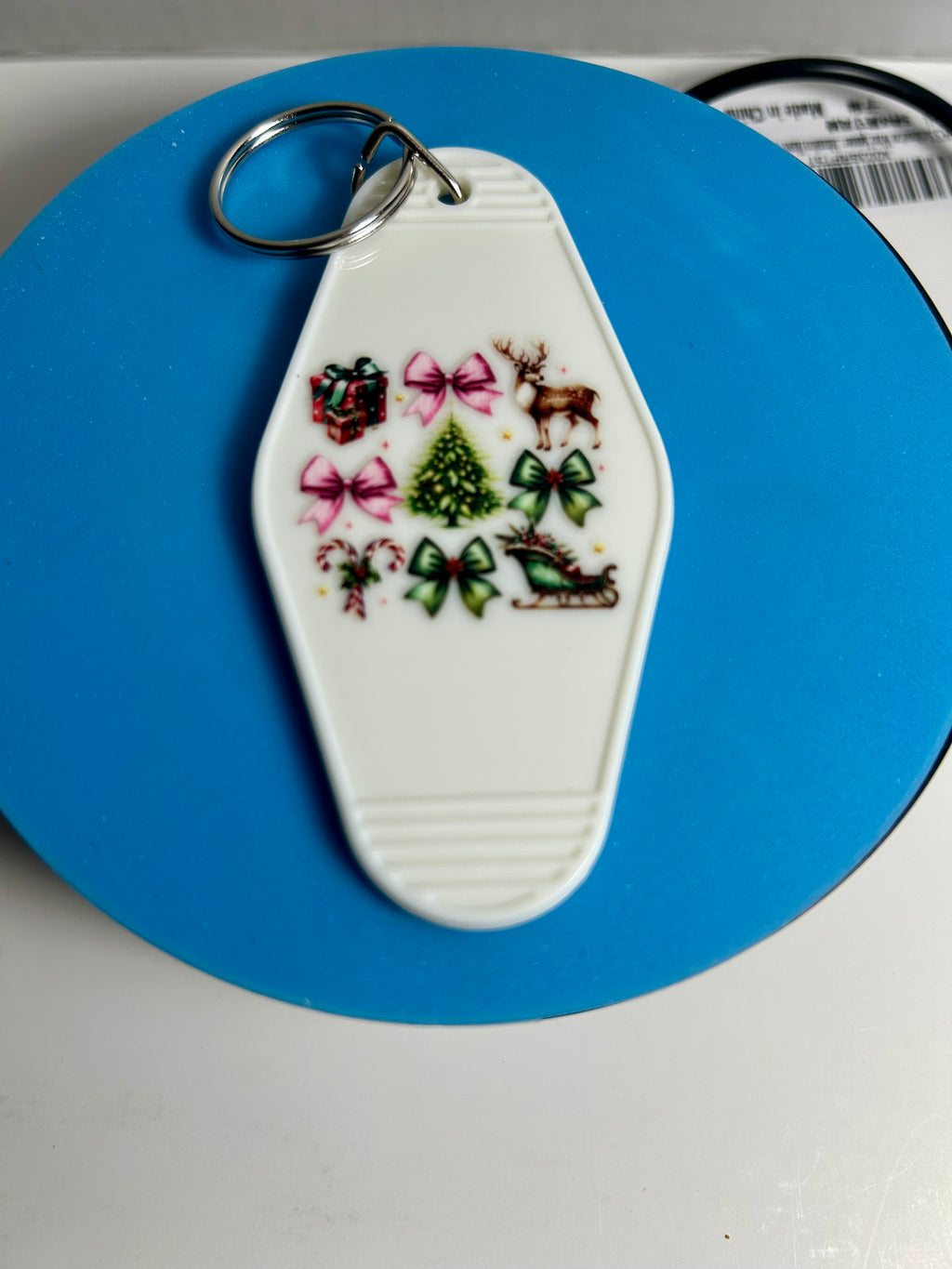 Retro Style Motel Keychain With Christmas Design