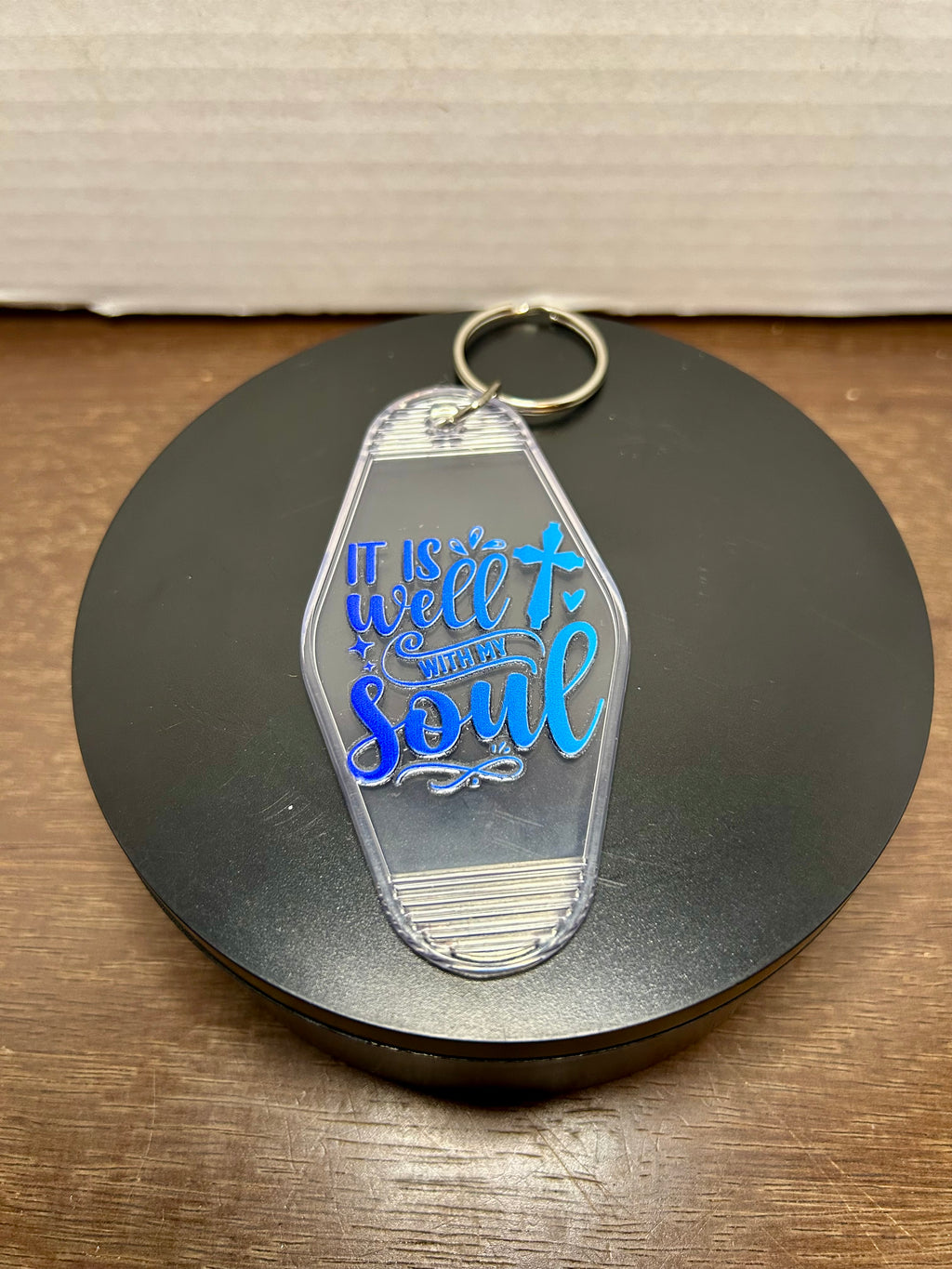 Retro Style Motel Keychain With Design