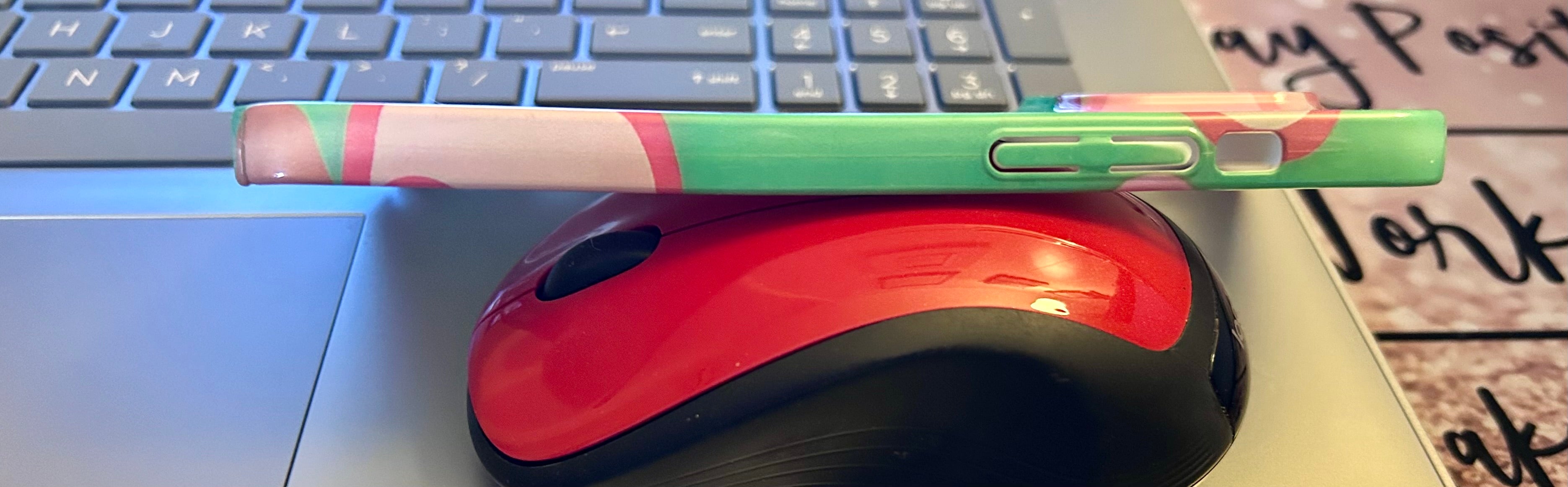 Coque de téléphone IPHONE 14 PRO MAX sur le thème du cœur