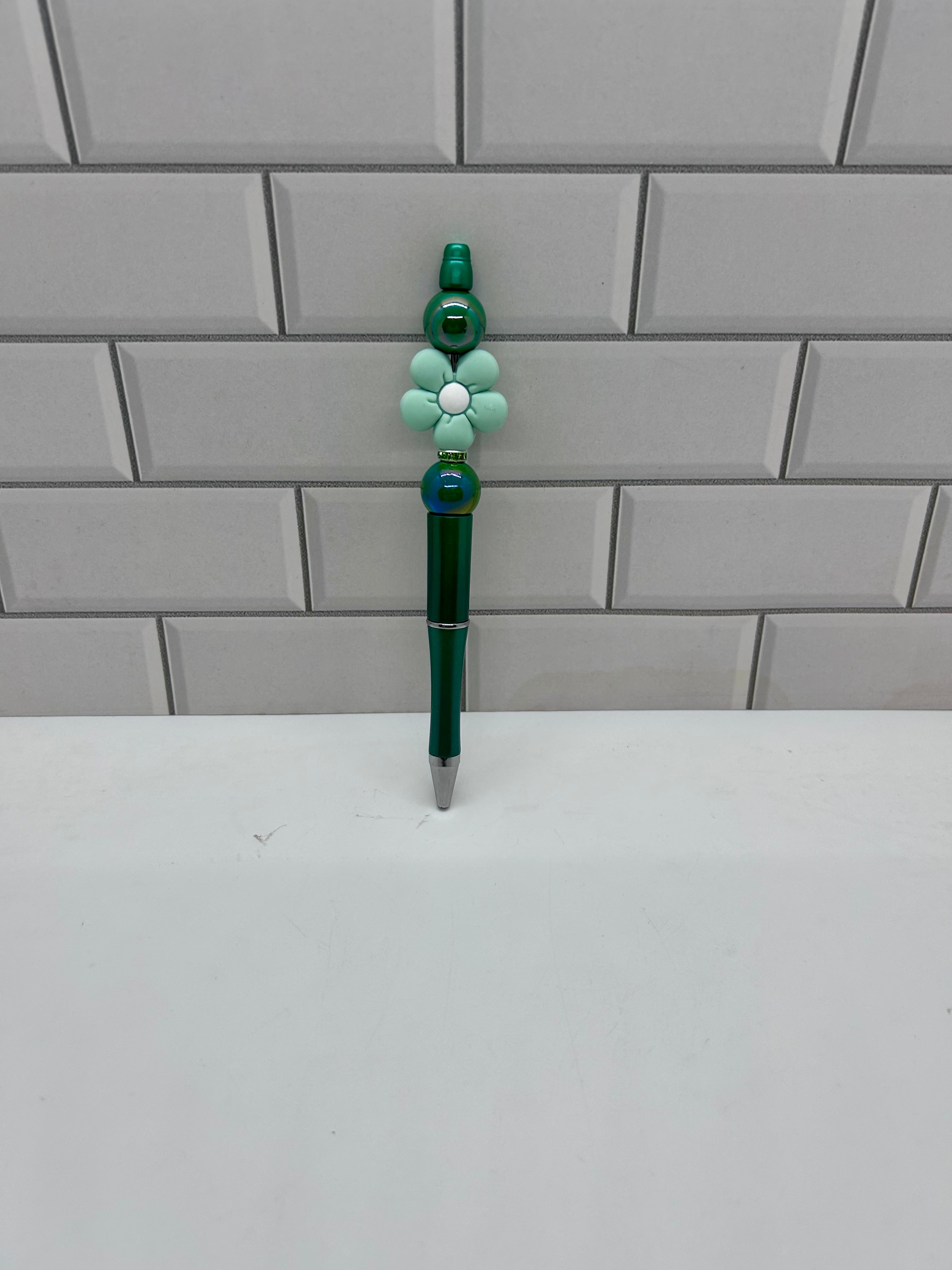 Stylo bille perlé - Acrylique vert avec motif floral
