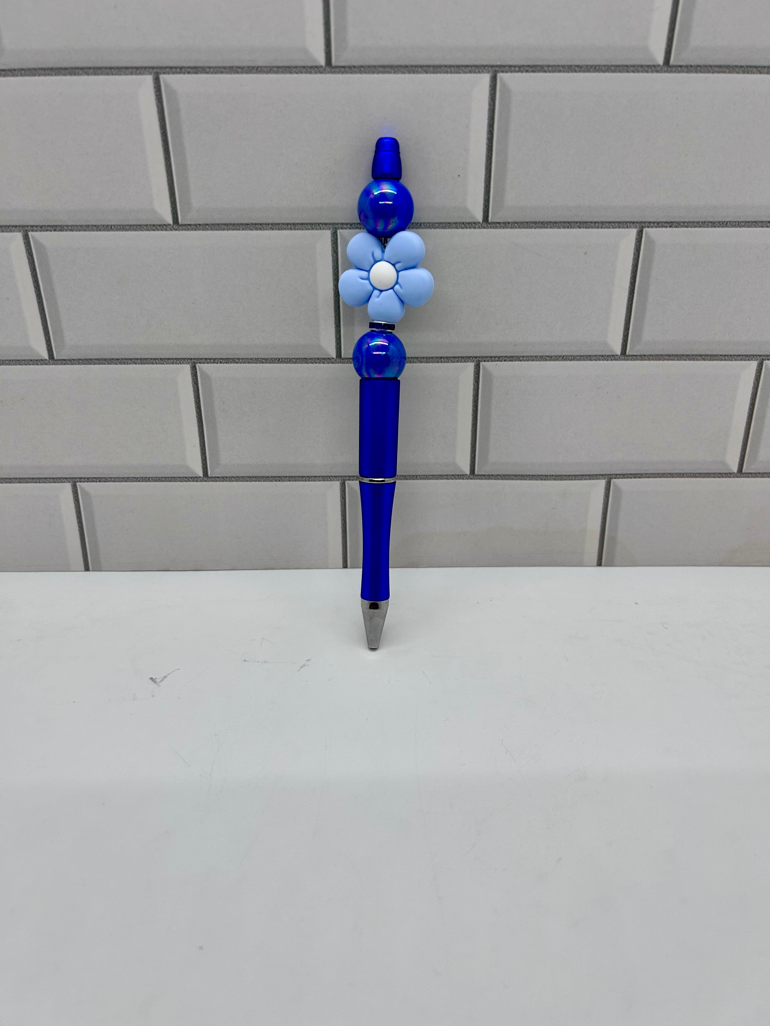 Stylo bille perlé - Acrylique bleu avec fleur décorative