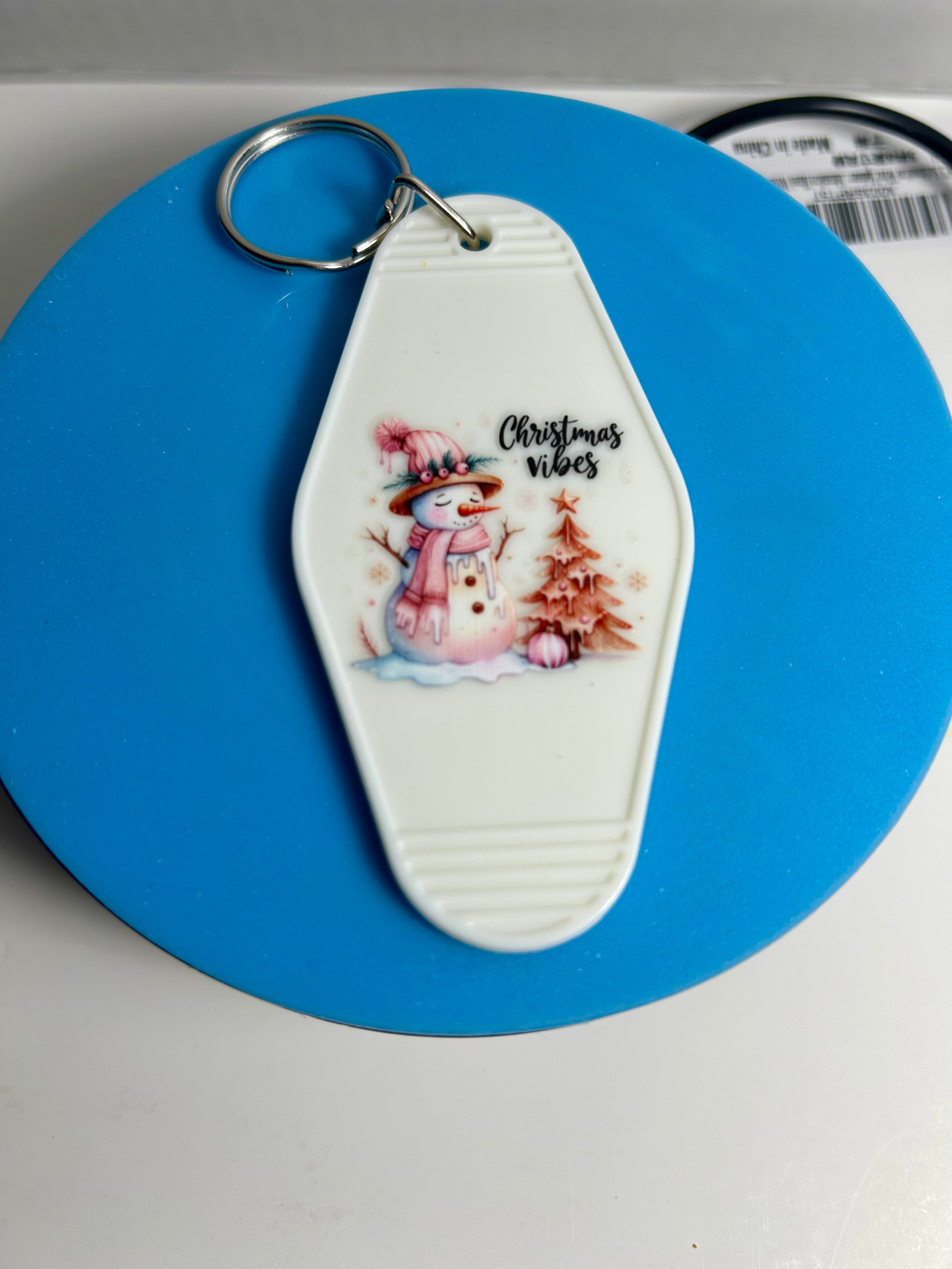 Retro Style Motel Keychain With Christmas Design