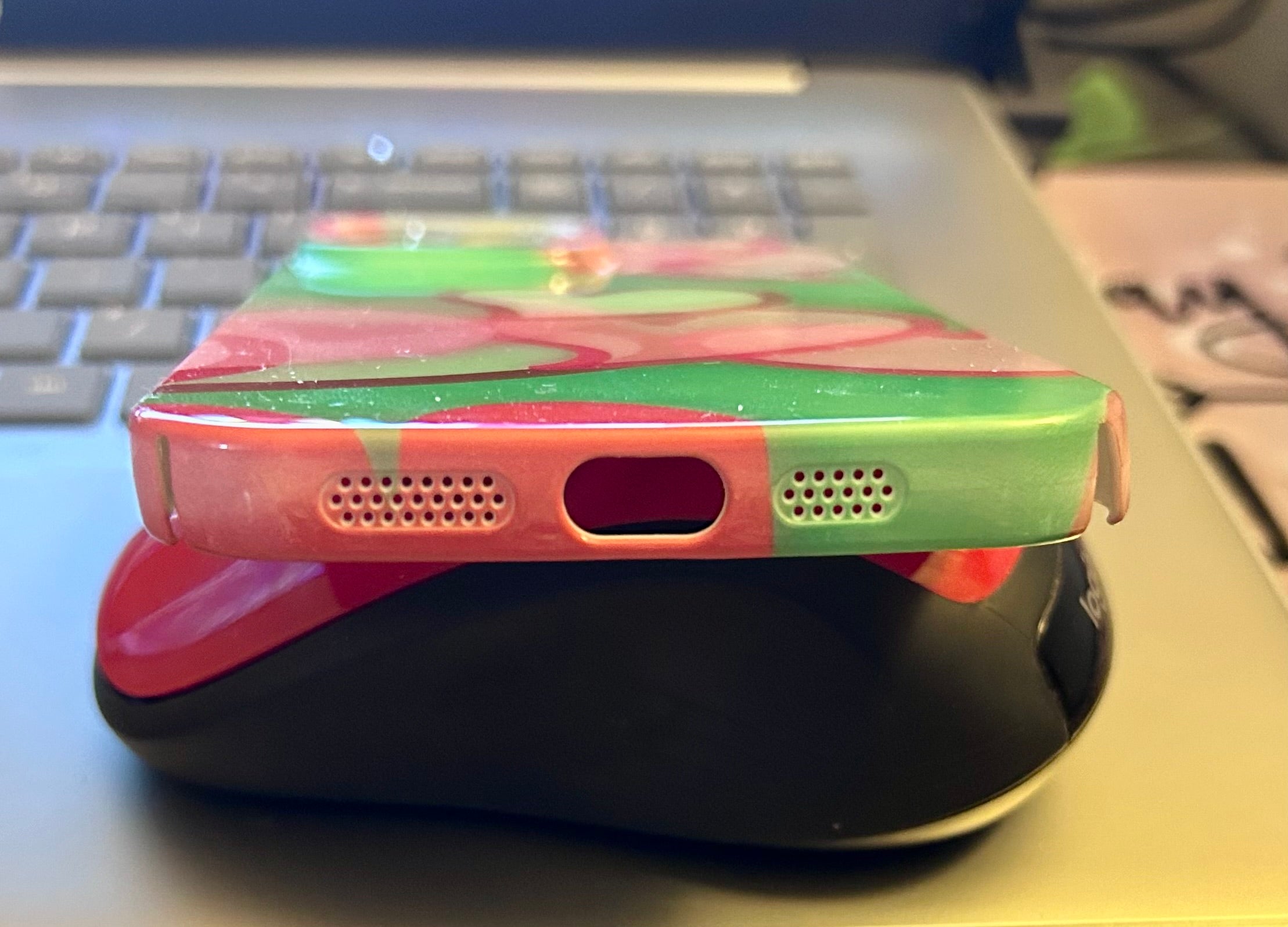 Coque de téléphone IPHONE 14 PRO MAX sur le thème du cœur