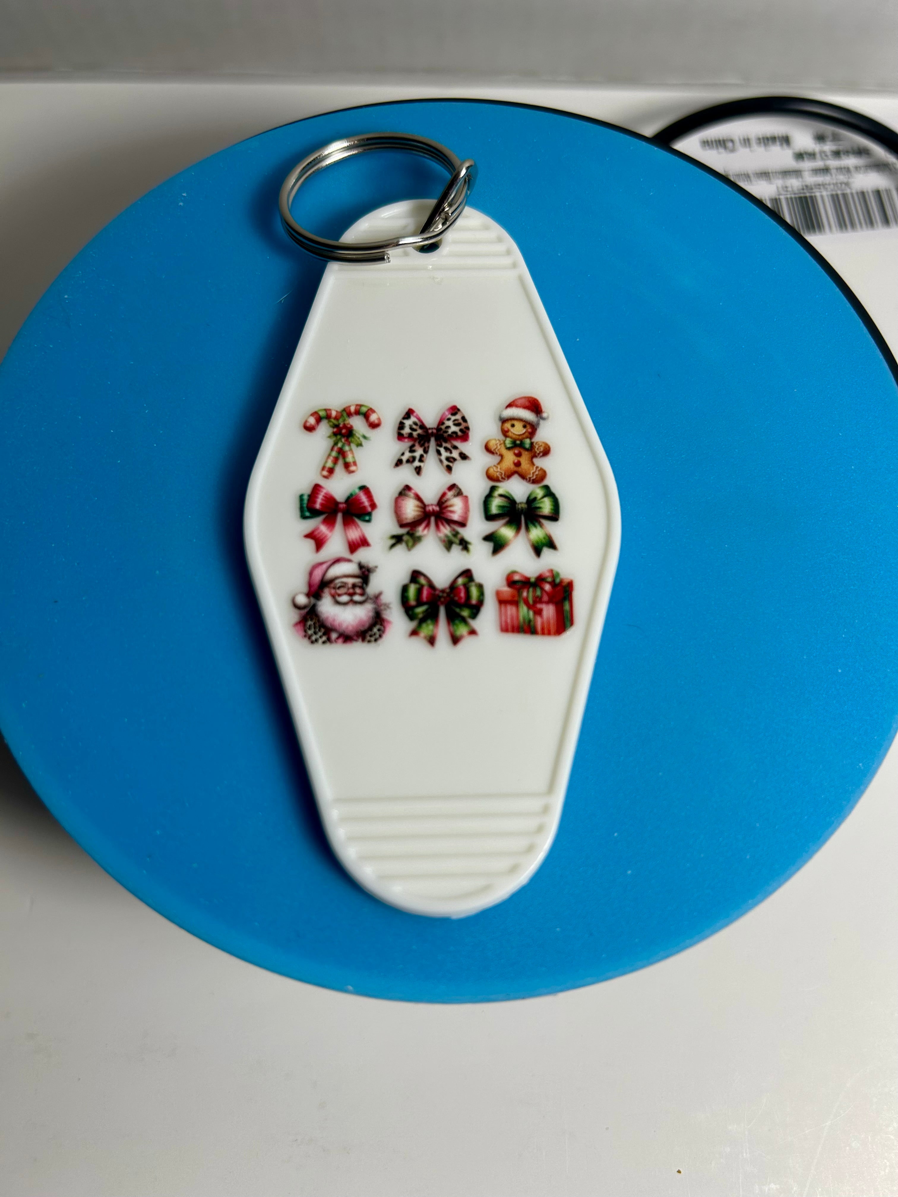 Retro Style Motel Keychain With Christmas Design
