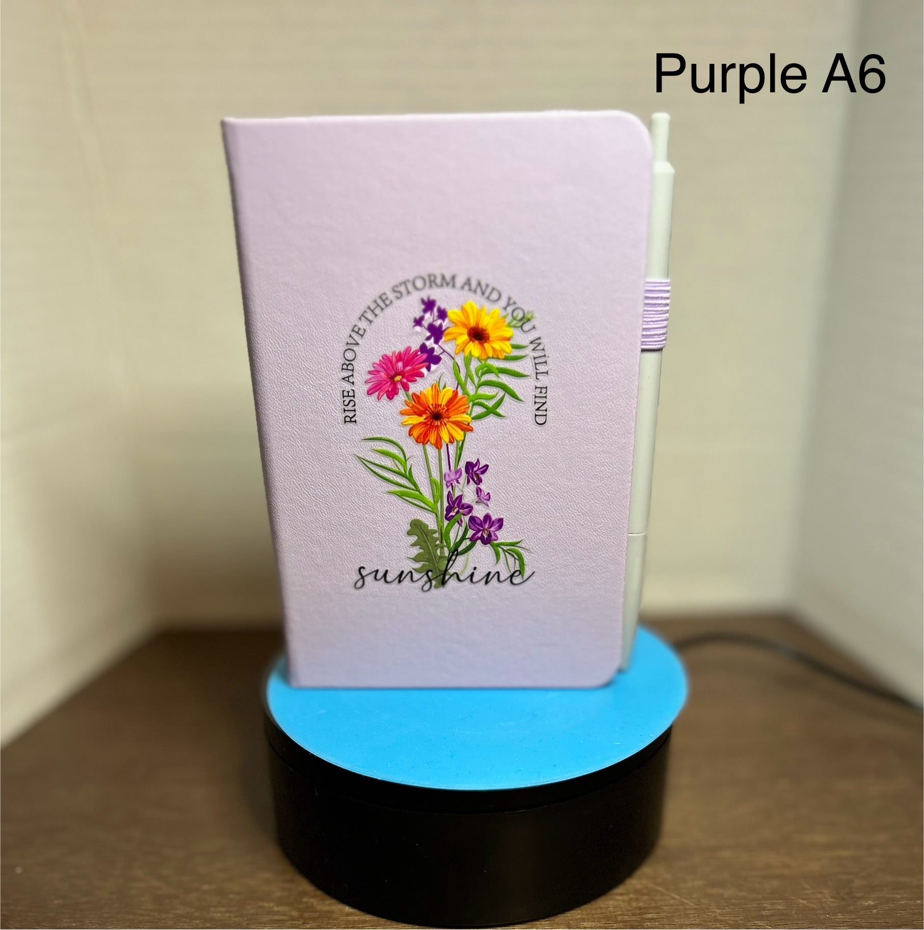 Journal ligné vierge A6 avec un magnifique motif floral/d'inspiration – Violet