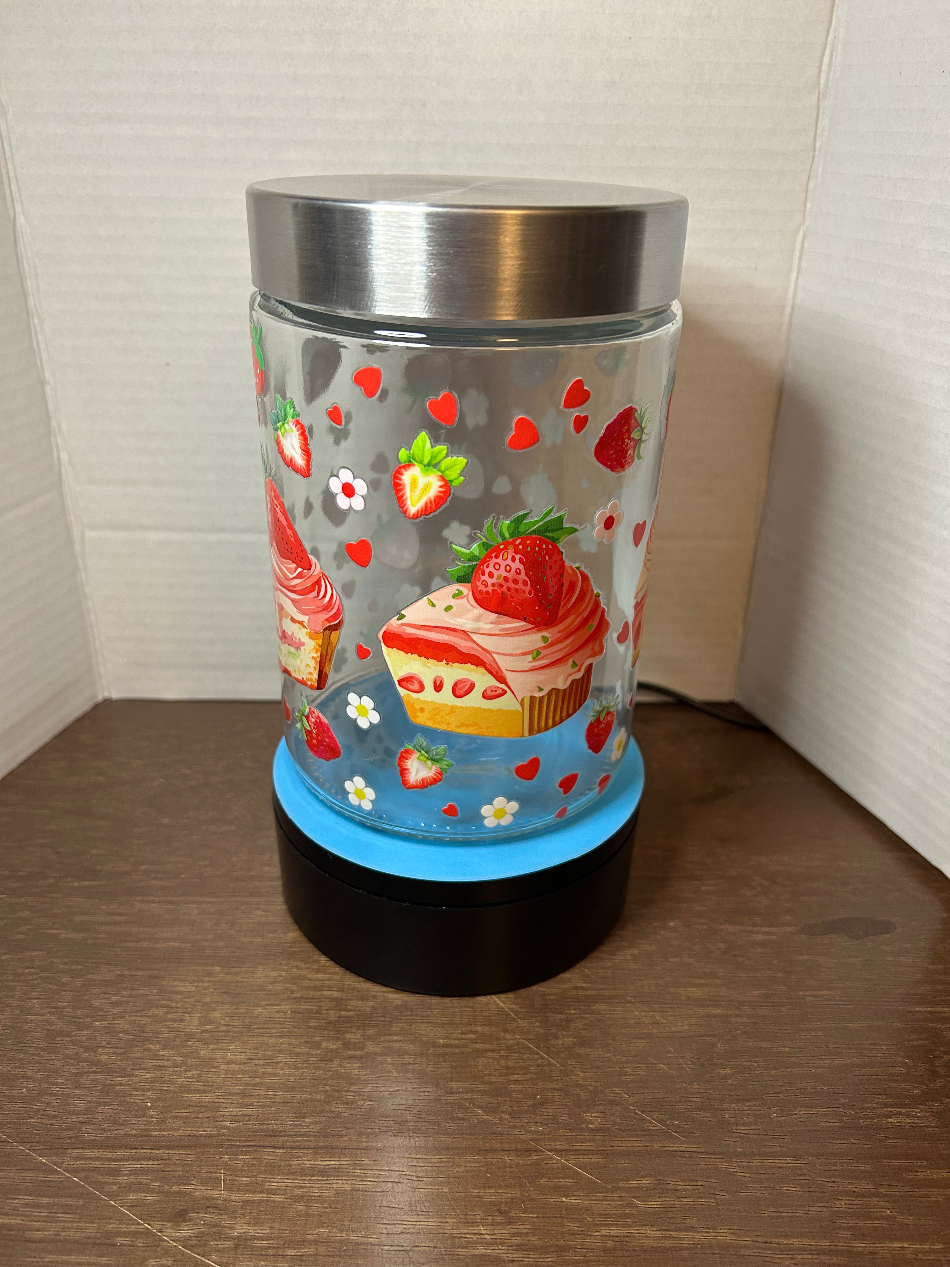 Bocal en verre avec couvercle en métal orné d'un magnifique motif de fraises, 1,1 litre