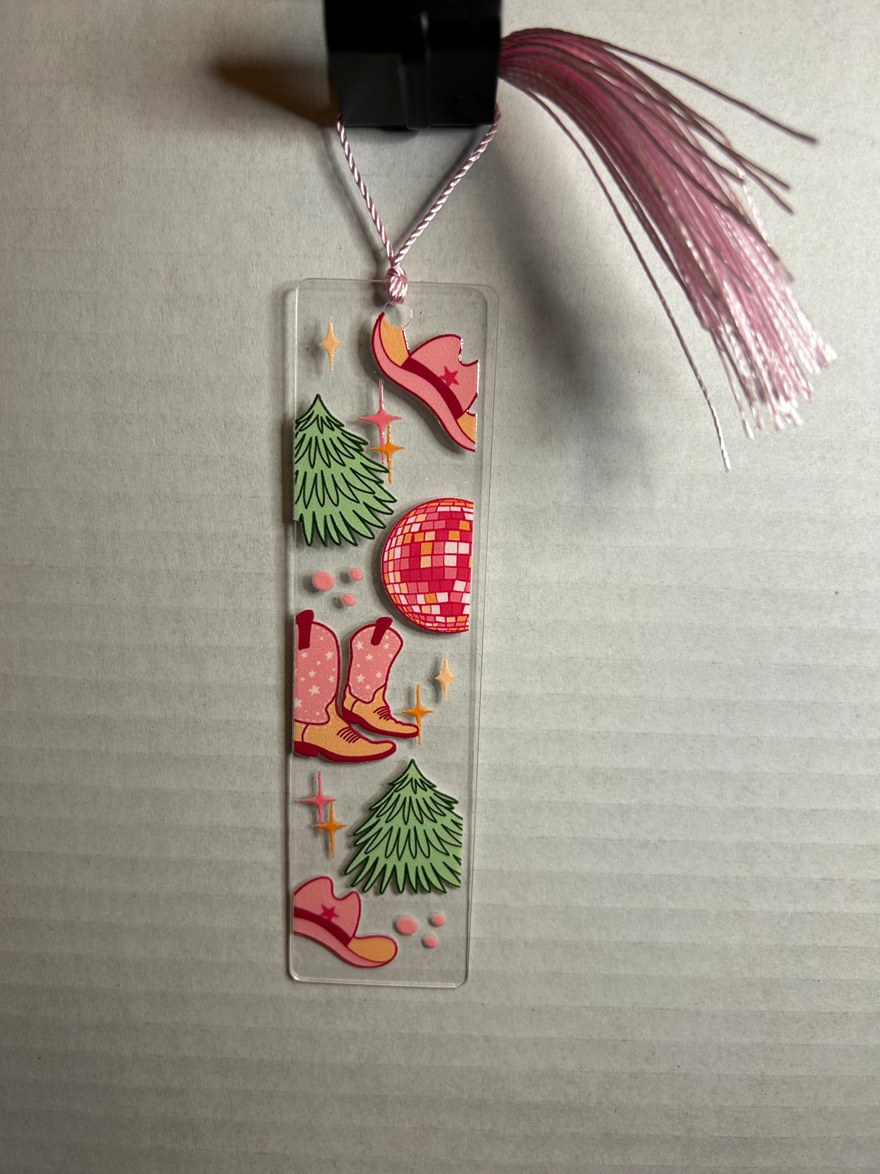 Marque-page en acrylique avec pompon coloré sur le thème de Noël