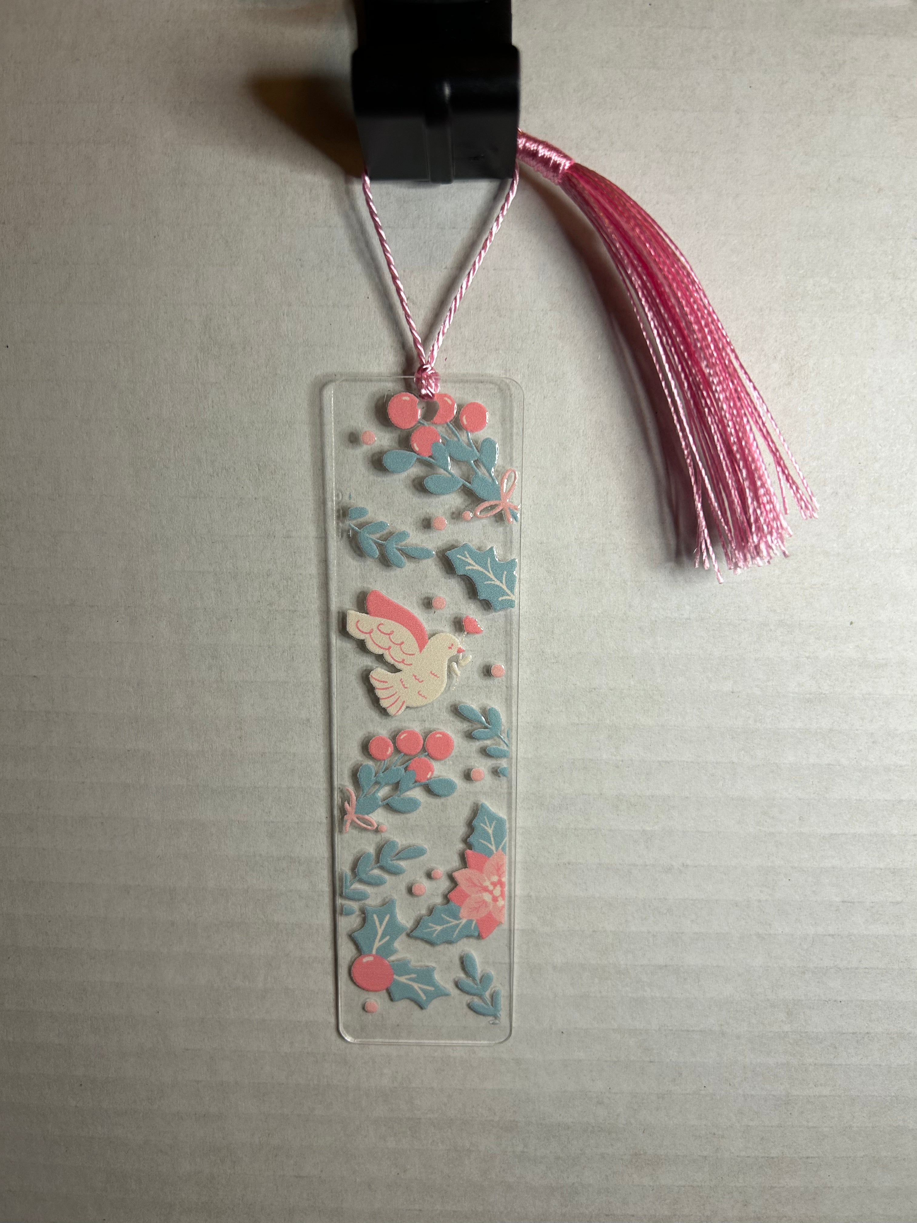 Marque-page en acrylique avec pompon coloré sur le thème de Noël