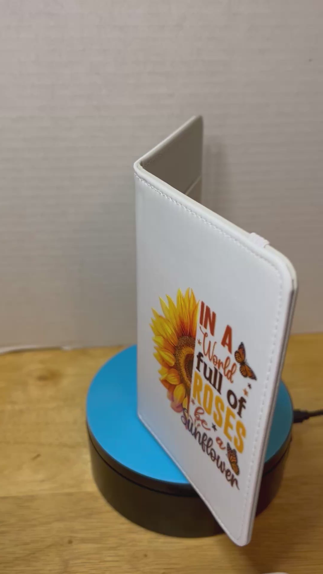Housse de passeport avec deux porte-cartes, au design élégant