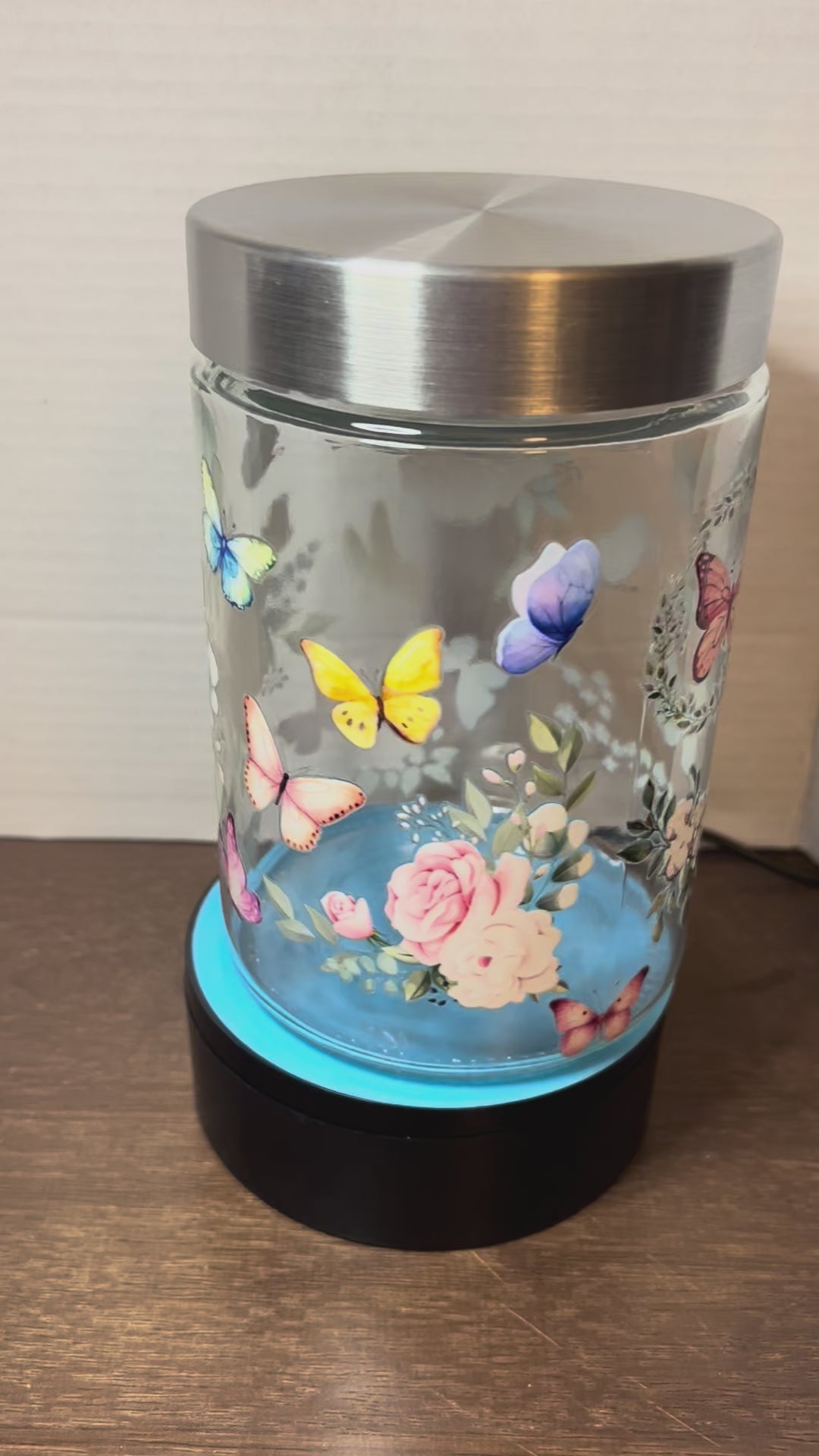 Bocal en verre avec couvercle en métal orné d'un magnifique motif floral, 1,1 litre